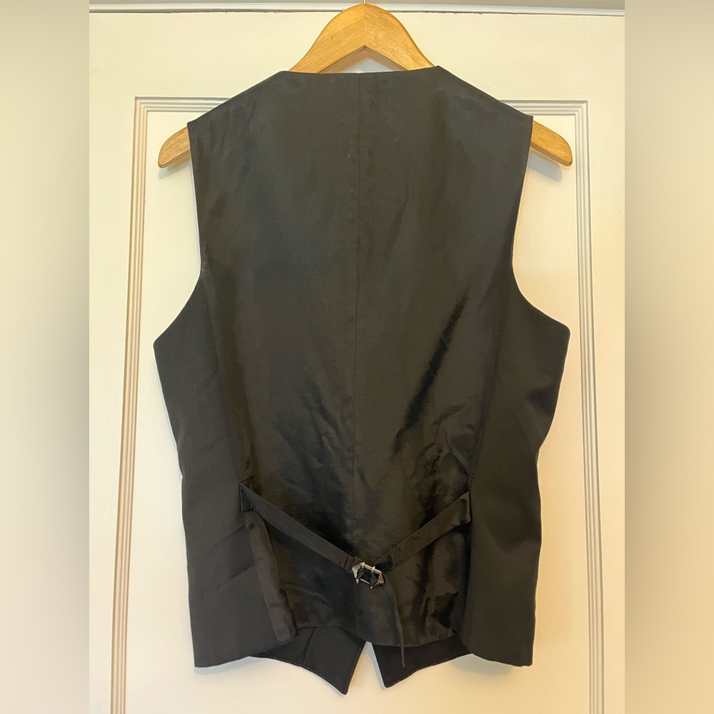 Express Vest - Picture 3 of 5